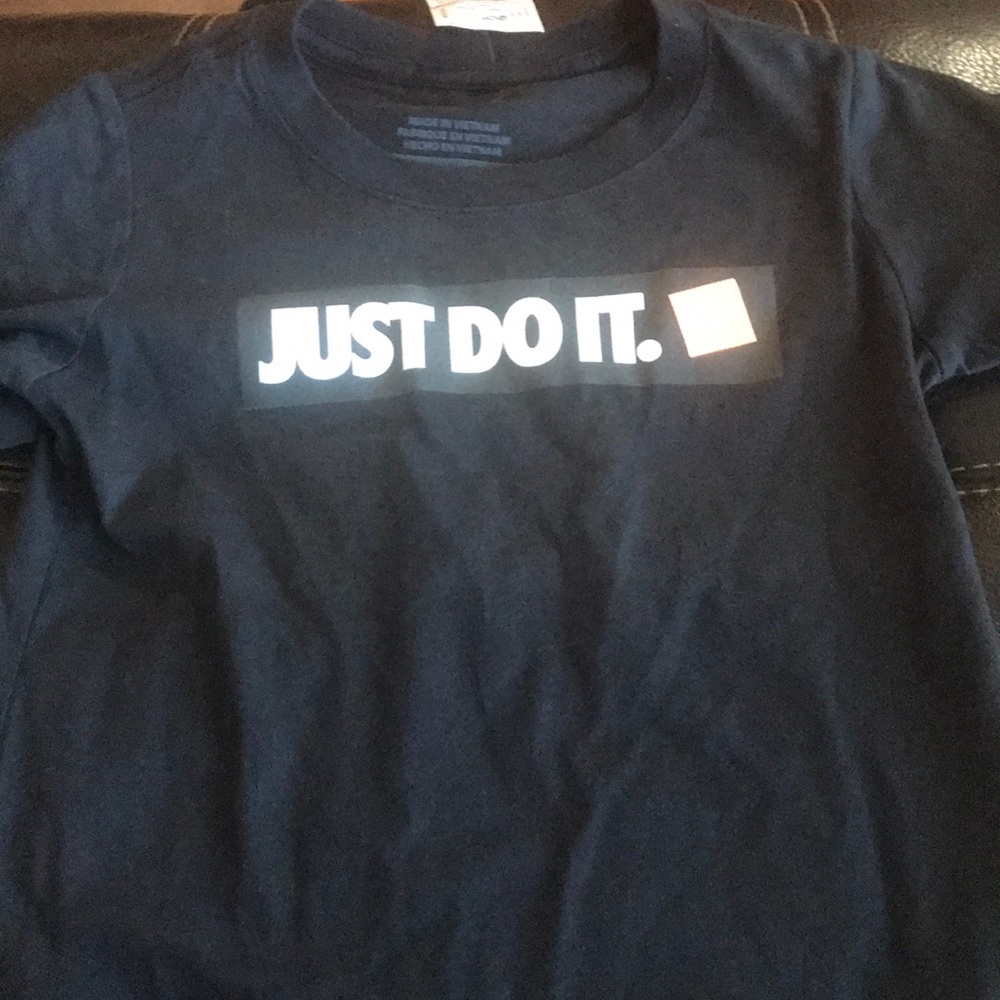 Black nike shirt